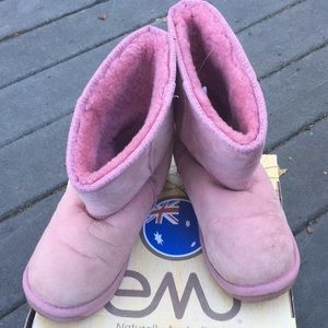 Emu shearling boots